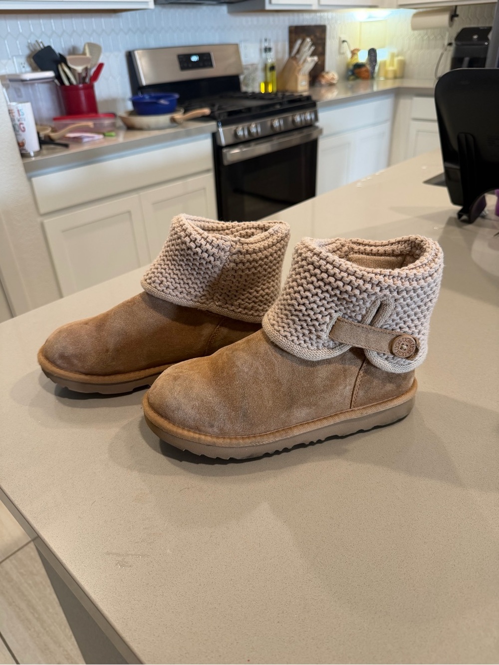 UGG Women's Chestnut Suede Knit Cuff Ankle Boots